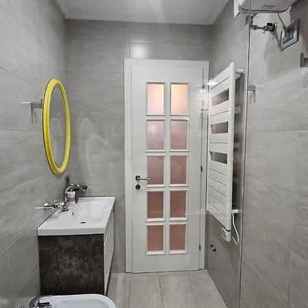 Luxury 2 Bdr Bathtub & View *