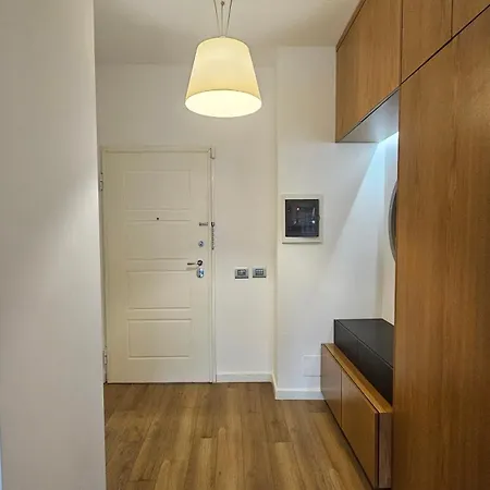 Luxury 2 Bdr Bathtub & View Tirana