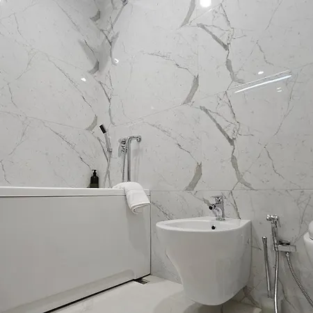 Luxury 2 Bdr Bathtub & View Apartamento Tirana
