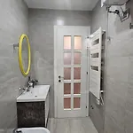 Luxury 2 Bdr Bathtub & View *