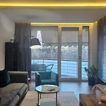 Luxury 2 Bdr Bathtub & View * Tirana