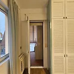 Luxury 2 Bdr Bathtub & View