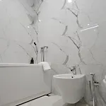 Luxury 2 Bdr Bathtub & View Apartament Tirana